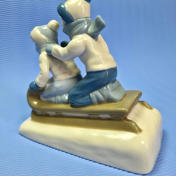 Rare Vintage 80s Porcelain Figurine Cottagecore Collectible 6” - Picture 5 of 10